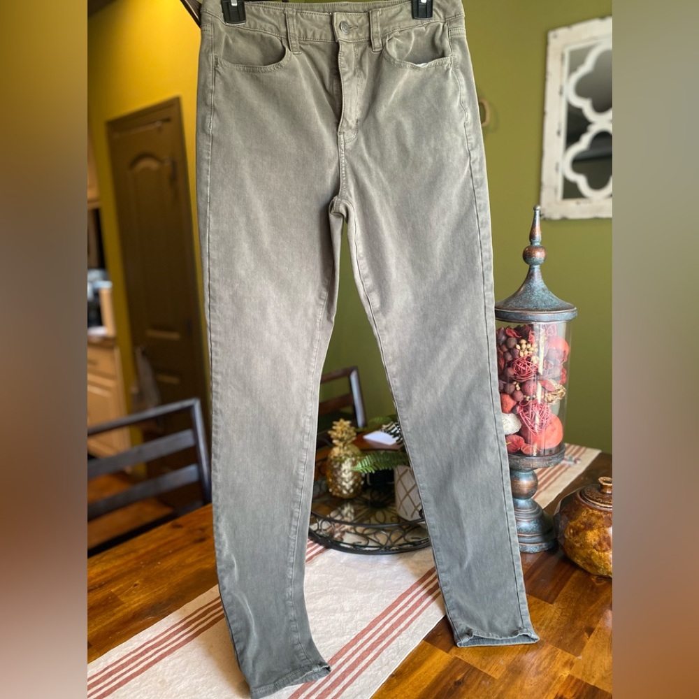 EUC American Eagle Next Level Stretch Green Jeans